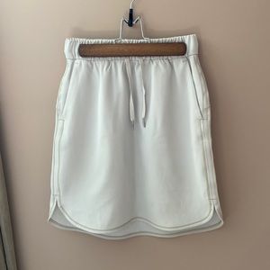 Size 4 Lululemon skirt, cream colour in great condition